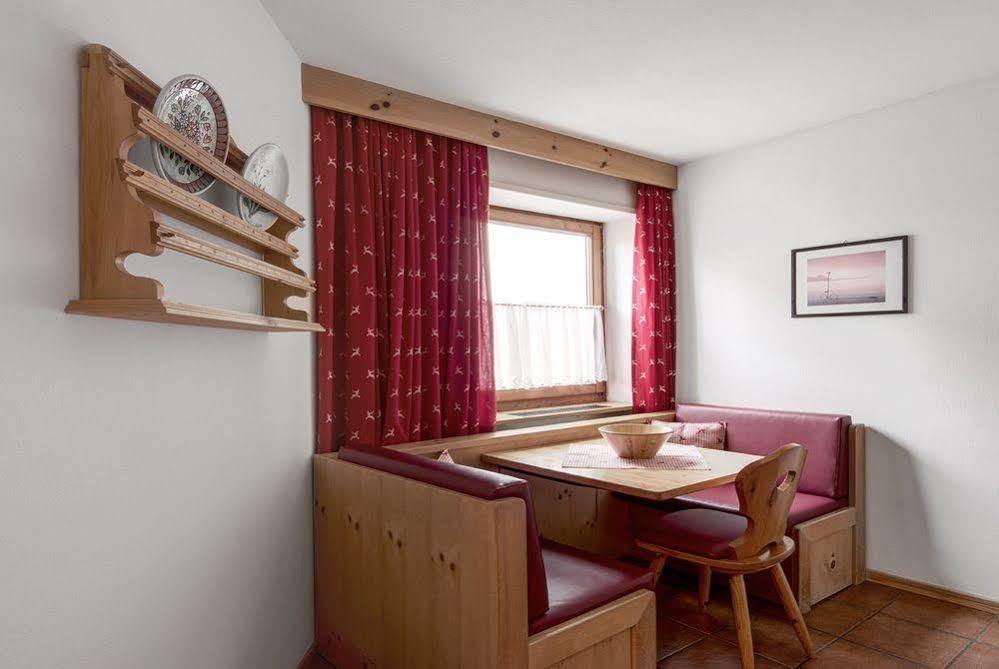 Residence Dolomieu San Cassiano  Luaran gambar